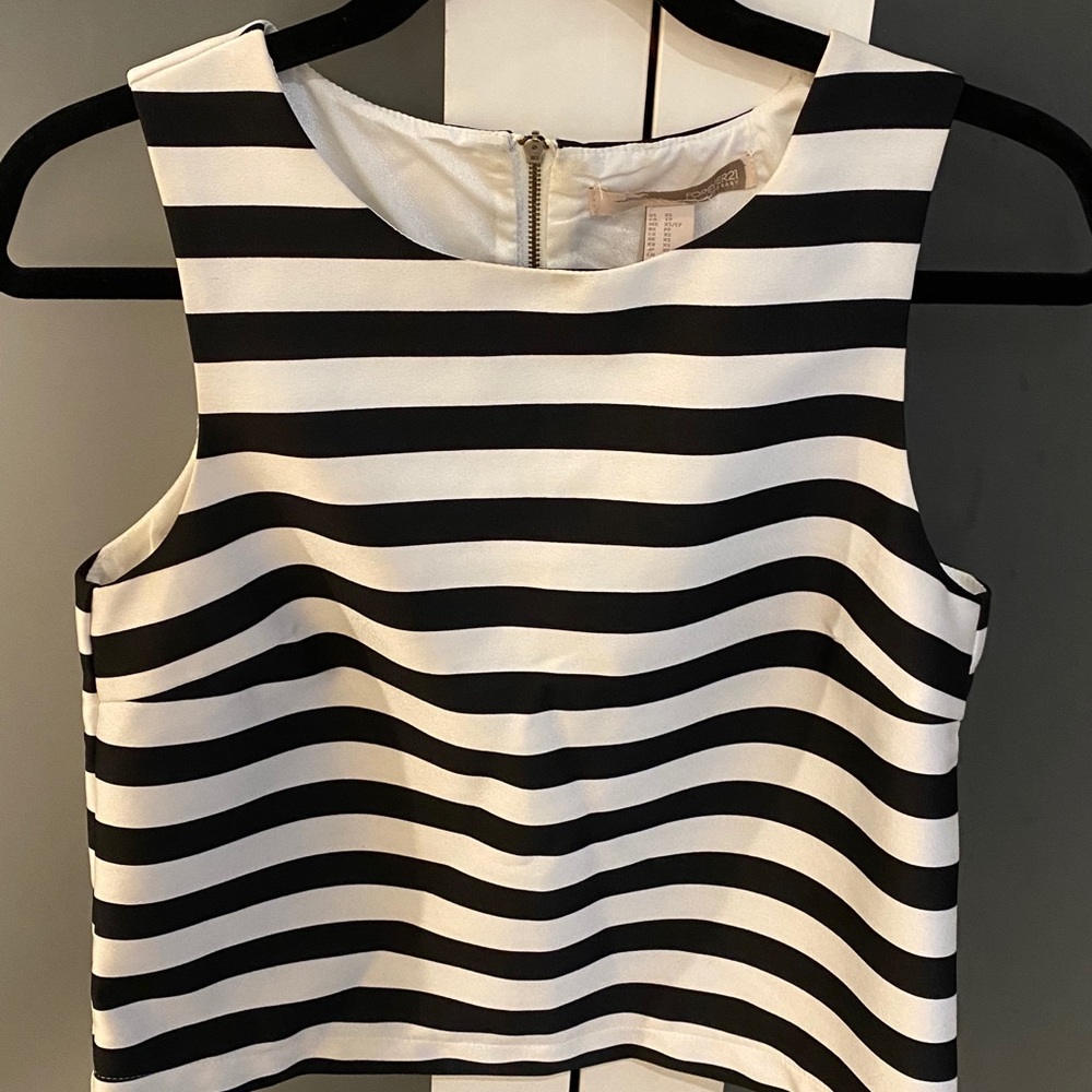 Forever 21 Striped Crop top